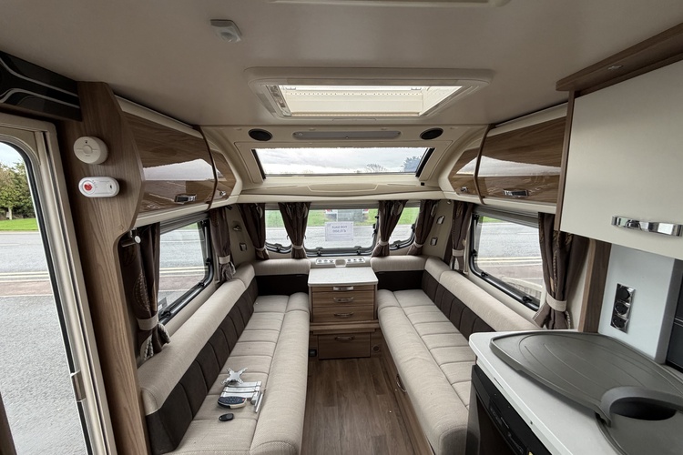 Swift Elegance 565